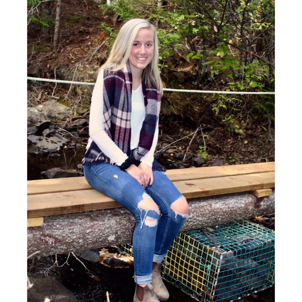 Meet your Posher, Makayla
